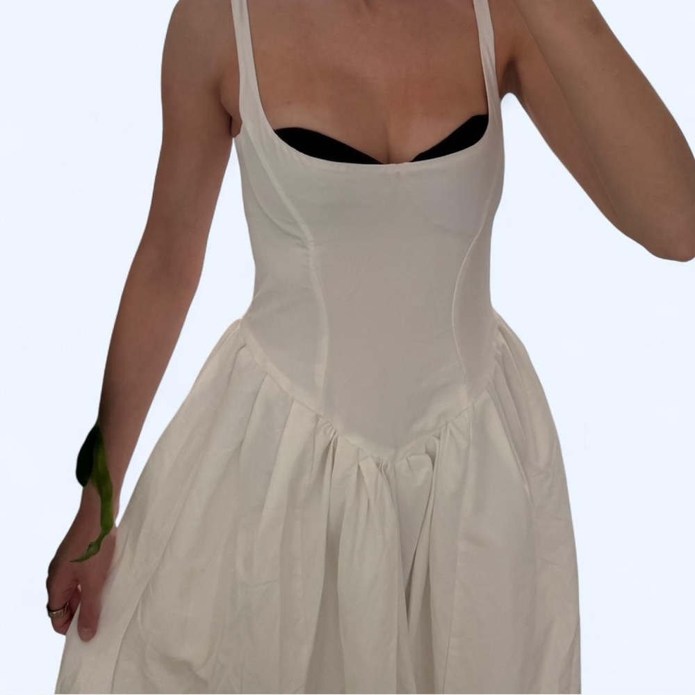 Pretty Little Thing Summer dress - Picture 3 of 4